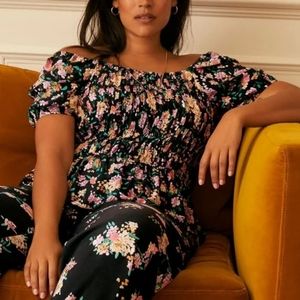 ✨️BOGO50% NWT Off Shoulder Blouse